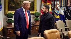 Donald Trump a Volodymyr Zelenskyj b�hem jednání v Bílém dom�. (18. srpna 2025).