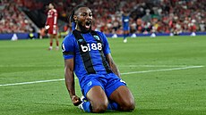 Antoine Semenyo z Bournemouthu slaví vyrovnávací gól v utkání s Liverpoolem.