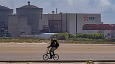 Jaderná elektrárna v Gravelines na pob�e�í Laman�ského pr�livu. (4. kv�tna 2025)