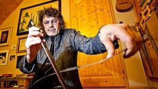 Operní a muzikálový p�vec Petr Dopita slavil úsp�chy i jako hrá� na pilu.