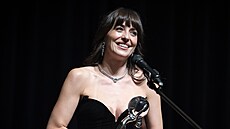 Dakota Johnsonová pebírá Cenu prezidenta MFF Karlovy Vary (6. ervence 2025)