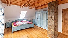 Díky sv�tlému interiéru a vhodn� umíst�ným okn�m p�sobí lo�nice rodi�� velmi...