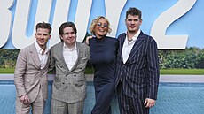 Sharon Stone a její adoptivní synové Roan Bronstein Stone, Quinn Kelly Stone a...