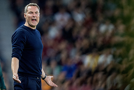 Sparanský kou Brian Priske není naden tím, co vidí v utkání s Rigou.