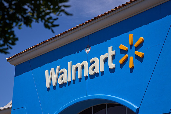 Walmartu nebo TJX rostou tržby, přestože Američané šetří - iDNES.cz