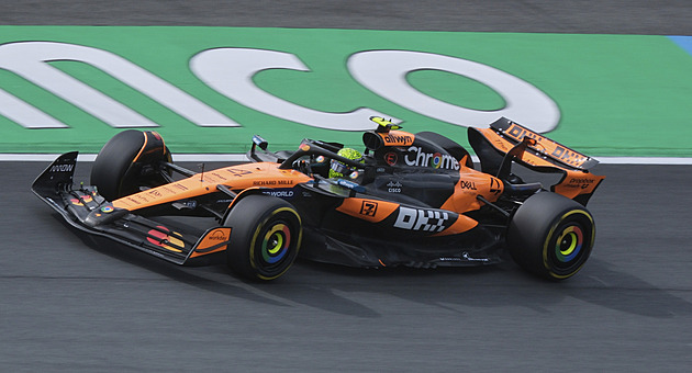 Tréninky F1 v Nizozemsku ovládl Norris, s mclareny držel krok jen Alonso