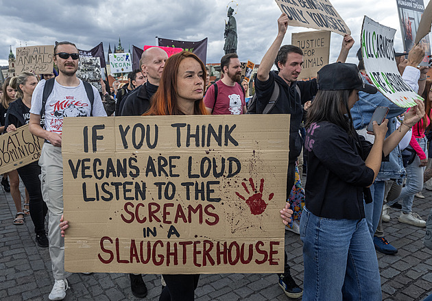 V Praze se po šesti letech opakovala demonstrace za práva a ochranu zvířat