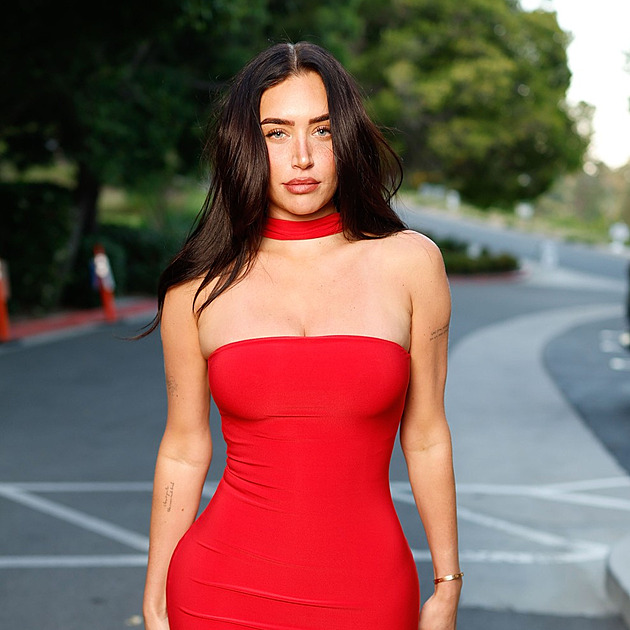 Anastasia Karanikolaou: Sexy kamarádka sester Kardashianových boduje