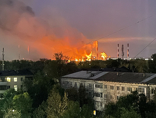 Ruský benzinový kolaps. Na Krymu už smí tankovat jen 20 litrů, Kreml zvažuje dovoz