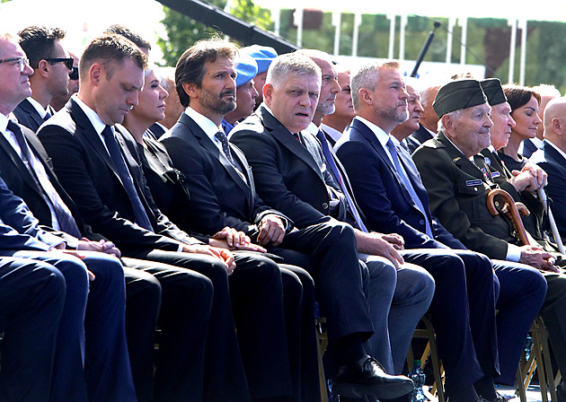 Za Putinem a Kimem. Fico pojede do Číny na oslavy konce války
