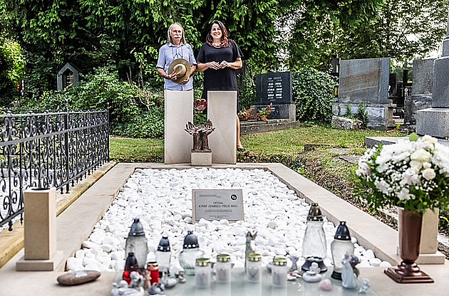 Pietní místo pro zemelá miminka. Nechala je ve spolupráci s mstem Olomouc a...