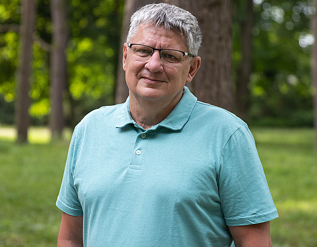 Ekolog Michal Barto se zaslouil o zaloení Sluákova v Litovelském Pomoraví.