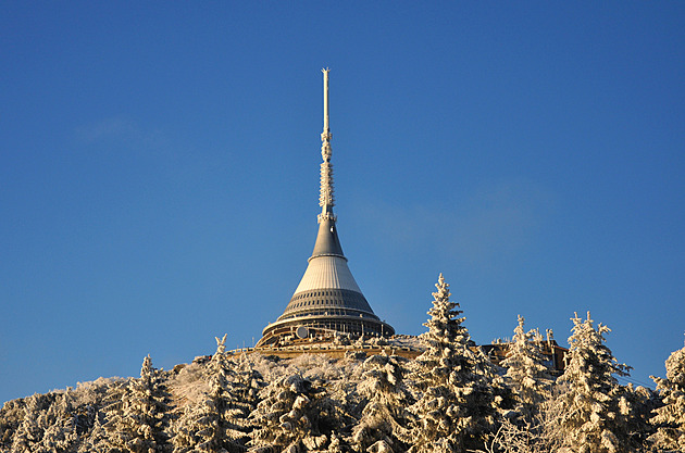 O osudu Ještědu je rozhodnuto. Vysílač a hotel koupí Liberecký kraj