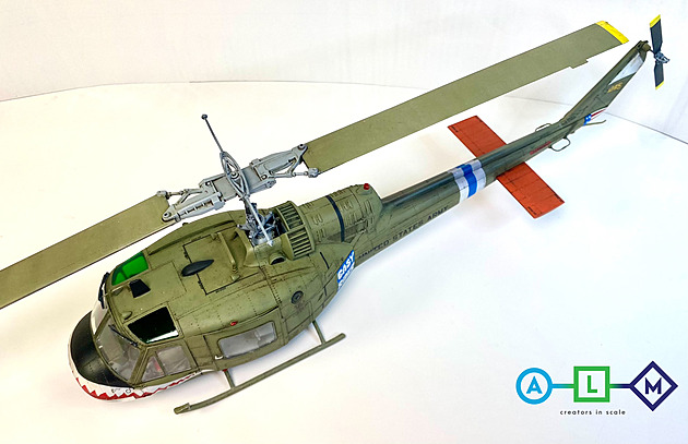 Vrtulník Bell UH-1C byl všestranný dříč. Model legendy z války ve Vietnamu
