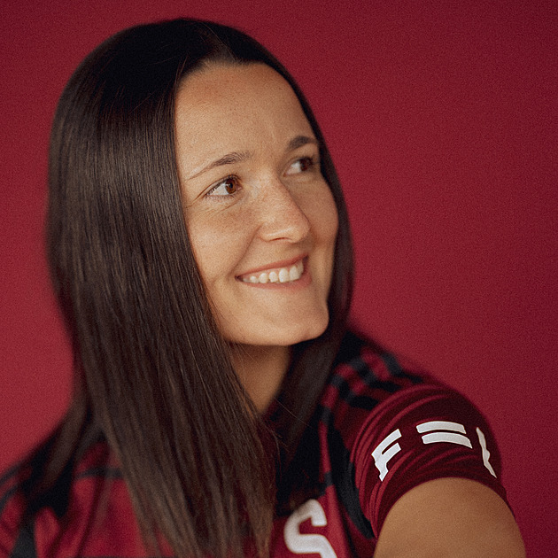 Hory, koně, ale hlavně fotbal. Jaký je svět kapitánky Sparty Bartoňové?