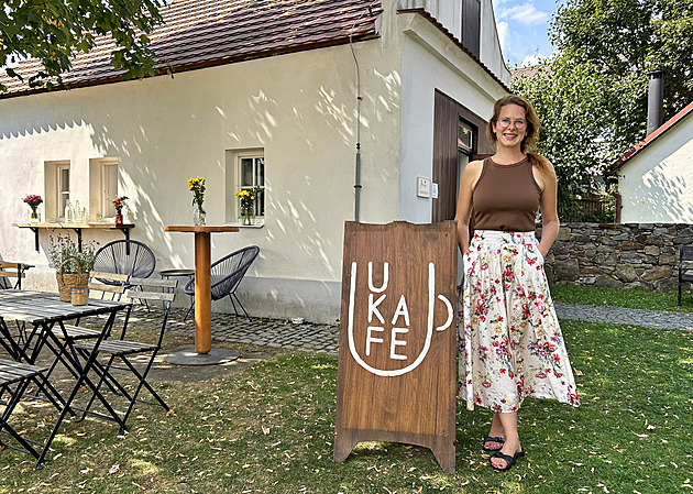 Zdeka kopková vede ve kyni na Prachaticku kavárnu U kafe. (22. srpna 2025)