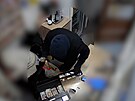 Lupi vykradl benznku, obsluze vyhrooval. Hled se i svdek