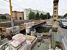 Stavbai dokonili konstrukci klovho mostu v opavsk Ratibosk ulici, kde...