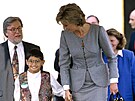 Nad�asová elegance. Tento kostým by obstál stejn� dnes jako v roce 1995. Jejími...
