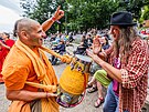 V vodn den Open Air festivalu TrutnOFF vystoupili napklad Hare Krina.