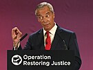 Pedseda britské Reform UK Nigel Farage hovoí bhem tiskové konference v...
