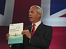 Pedseda britské strany Reform UK Nigel Farage pedstavuje program Operace...