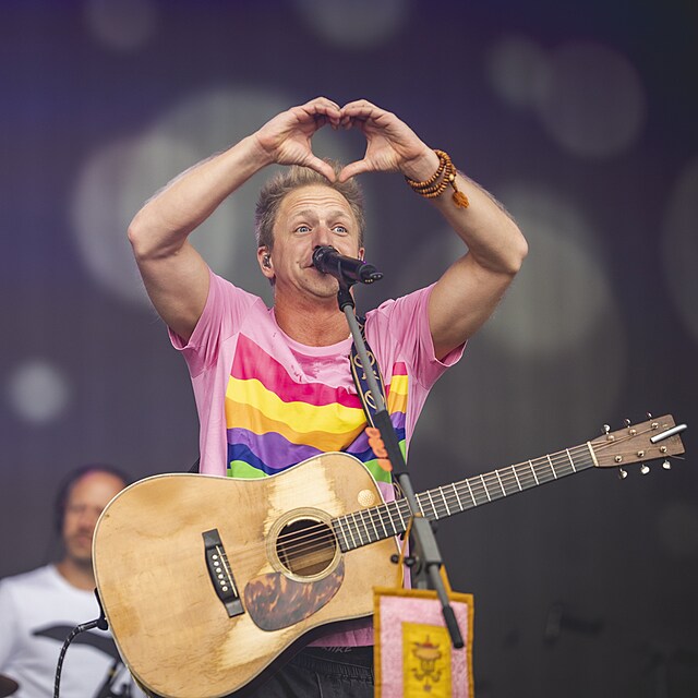 Na Bezd�zu se p�edstav� Tom� Klus.