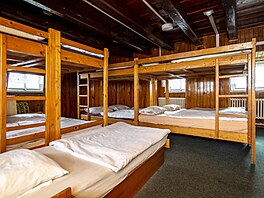 Chata asi s 50 l��ky a restaurací má výhodnou polohu nedaleko nejvy��ího...