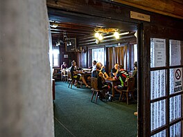 Za druhé sv�tové války chatu vyu�ívali ran�ní piloti a rekreovaly se v ní...