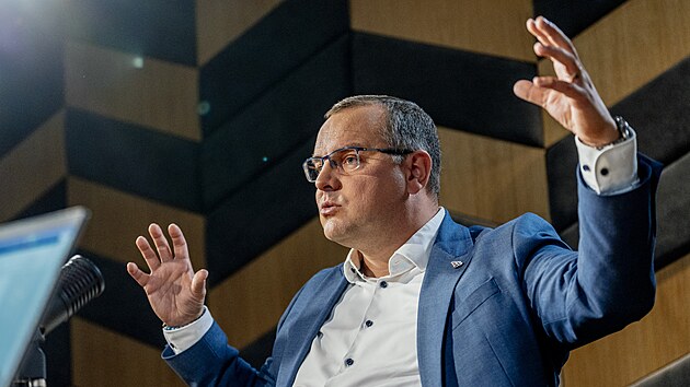 Podcast s Martinem Ku�erou, �editelem provozu a bezpe�nosti Leti�t� Praha. Po�ad moderuje Vladim�r Vok�l.