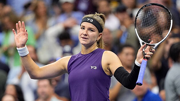 Karol�na Muchov� slav� postup do druh�ho kola US Open.