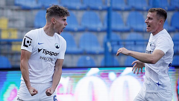 Varfolomeev İngiltere'ye yöneldi, Liberec Kricfaluši'yi tasvir ediyor