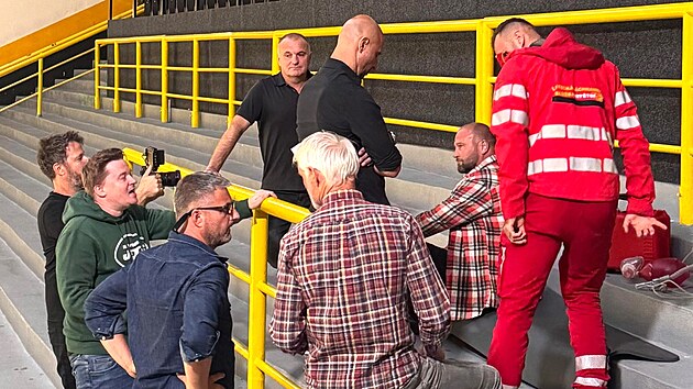 Tekerlek hokey litvínov'u desteklemek için bir klip yaptı