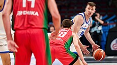 Ond�ej Sehnal b�hem zápasu s Portugalskem na EuroBasketu.