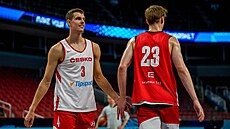 Richard Bálint a Petr K�ivánek na tréninku p�ed EuroBasketem.