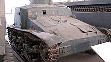 Japonský obrn�nec Type 95 So-Ki m�l �elezni�ní i pásový podvozek. Pozd�ji stroj...