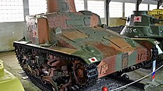 Japonský obrnnec Type 95 So-Ki ml elezniní i pásový podvozek.