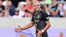 Útoník Mick van Buren z Hradce Králové po promarnné anci