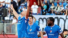 Ostravský útoník Ladislav Almási se raduje z gólu.