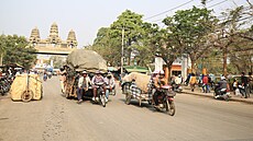 Kontrast pod �rozvojovým� povrchem Kambod�e bují hi-tech kriminalita.