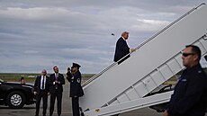 Ruský prezident Vladimir Putin a americký prezident Donald Trump na vojenské...