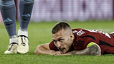 Sparanský útoník Luká Haraslín vstebává zahozenou anci v utkání s Rigou.