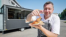 Ladislav Rieger, jeho� grilovaná ku�ata milují lidé nap�í� Libercem.
