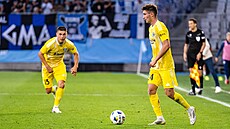 Olomoucký David Tká� kontroluje balon b�hem zápasu proti Malmö.