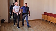 Mladý pár z Ukrajiny si u Krajského soudu v Brn� vyslechl trest na �ty�i roky...