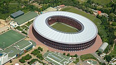 Jak by mohl vypadat moderní fotbalový stadion v lokalit� za Lu�ánkami v Brn�,...