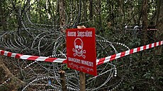 Thajská královská armáda uspo�ádala terénní náv�t�vu, na kterou pozvala...