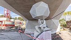 Tato socha nese název T�ká hlava. (23. srpna 2025)