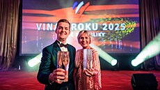 Ond�ej Tichý a Radana Stahalová z vít�zného Vina�ství Vola�ík. (20. srpna 2025)