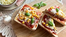 Zape�en� pizza tousty podle Lucie V�pen�kov�